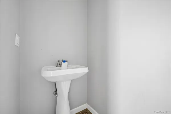 $399,900 | 42 Autumn Drive, Poughkeepsie, NY 12603