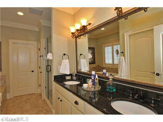 122 Sycamore Ridge Drive Bermuda Run, NC 27006 - Photo 9 of 16 Master Bath/Spa.