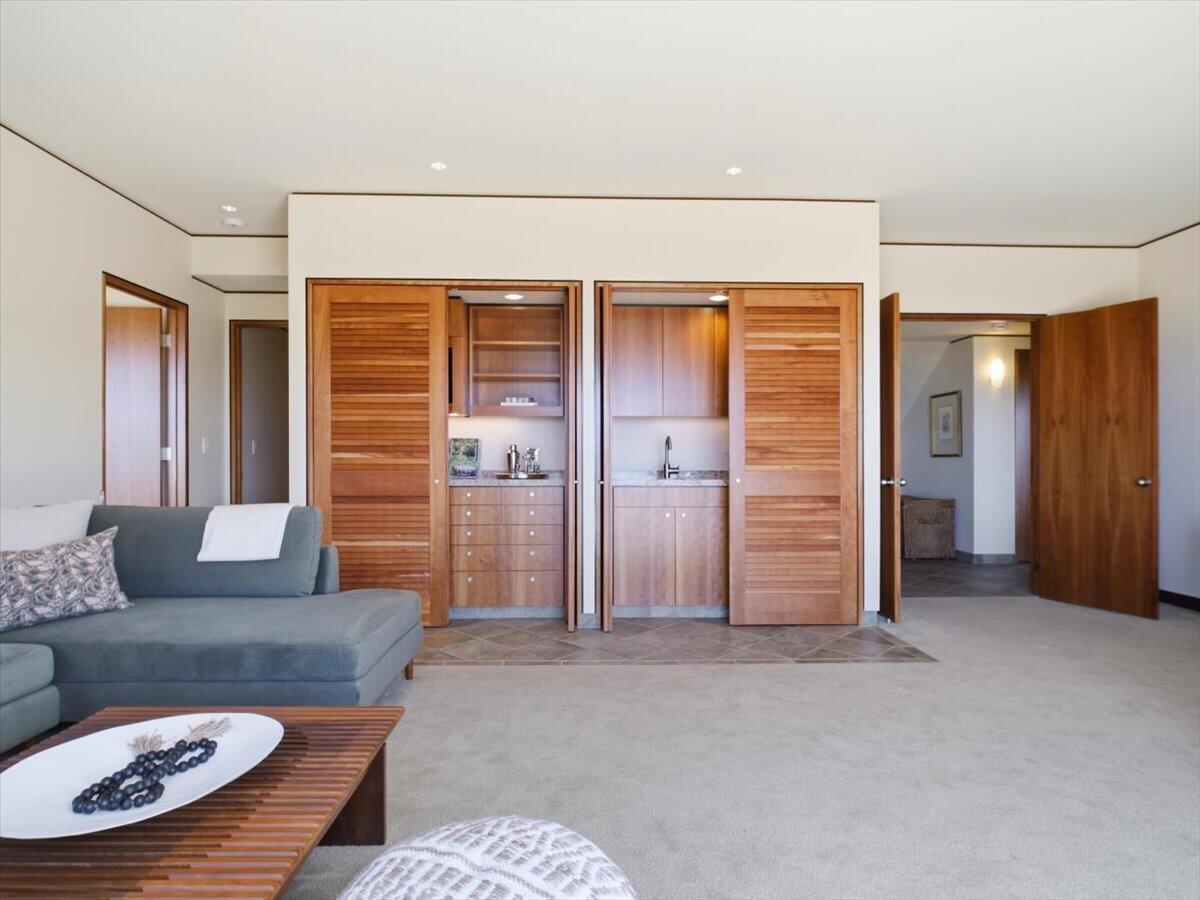 50 Rincon Vista Road Santa Barbara, CA 93103 - Photo 29 of 47 Downstairs Family room / Media wet bar