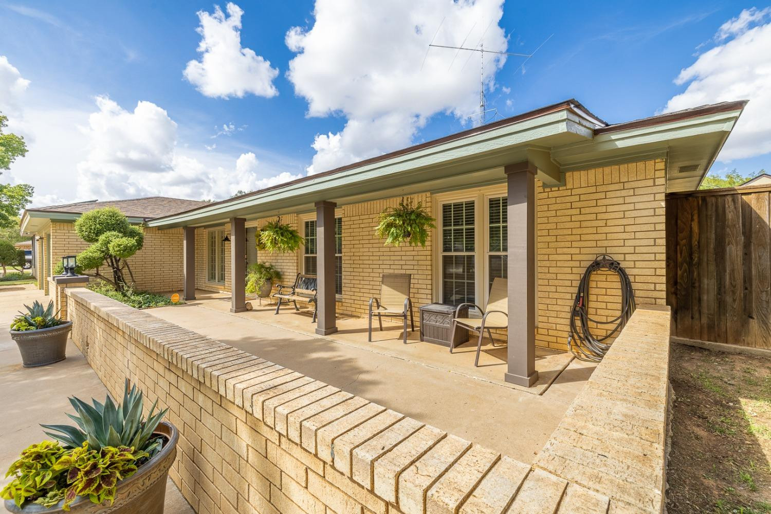 5704 76th Street Lubbock, TX 79424 - Photo 5 of 49 Photo 5