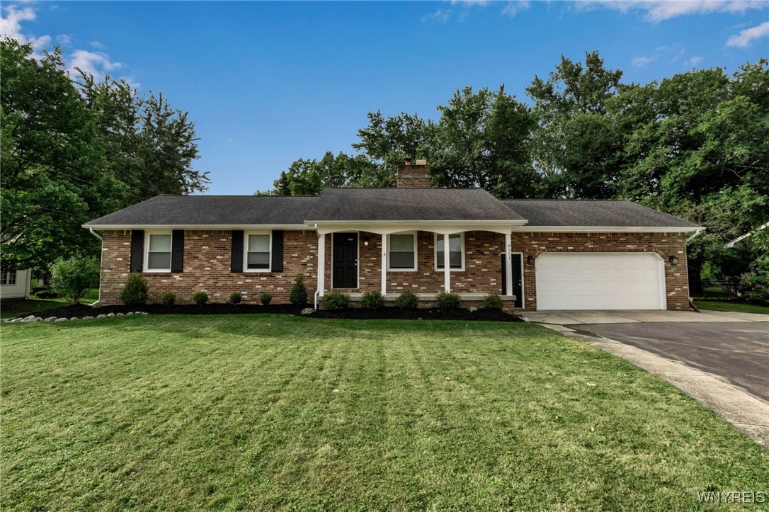 8201 Greiner Road Clarence, NY 14221 - Photo 2 of 32