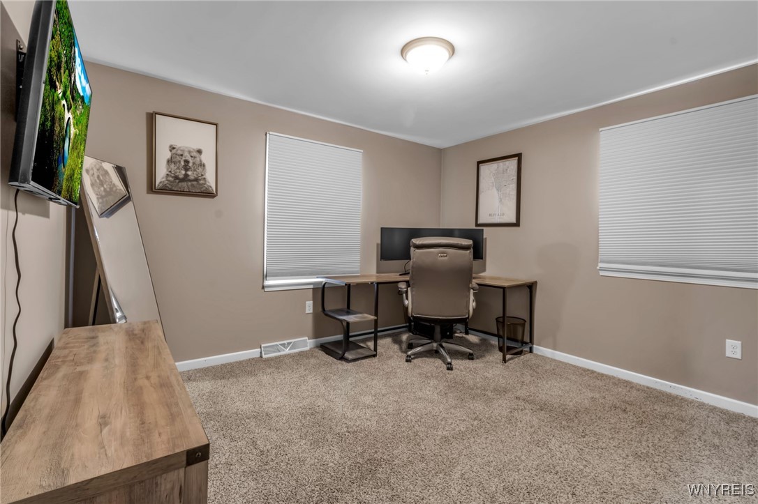 8201 Greiner Road Clarence, NY 14221 - Photo 24 of 32