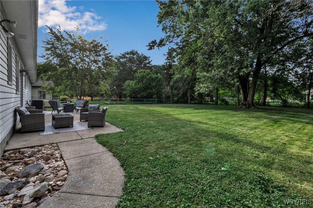 8201 Greiner Road Clarence, NY 14221 - Photo 3 of 32