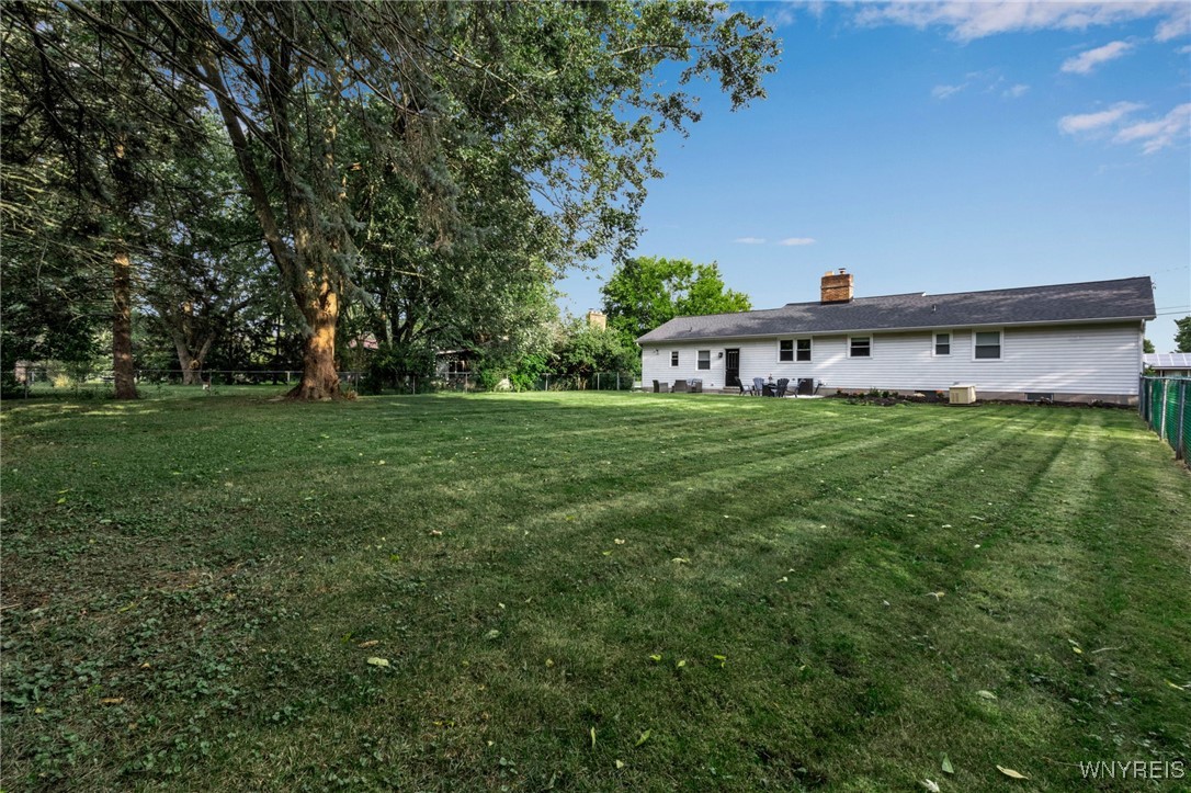 8201 Greiner Road Clarence, NY 14221 - Photo 4 of 32