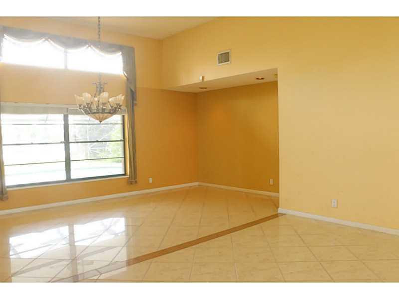 22380 Ensenada Way Boca Raton, FL 33433 - Photo 8 of 26 Living Room