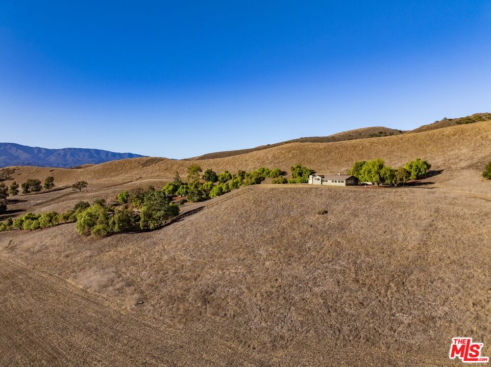 1959 Rambling Oaks Road Santa Ynez, CA 93460 - Photo 12 of 42 Gallery Image 12