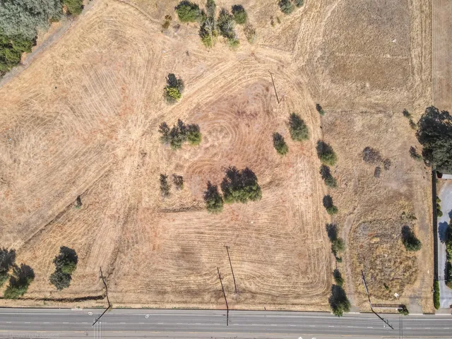 $385,000 | 4323 Churn Crk Road, Redding, CA 96002