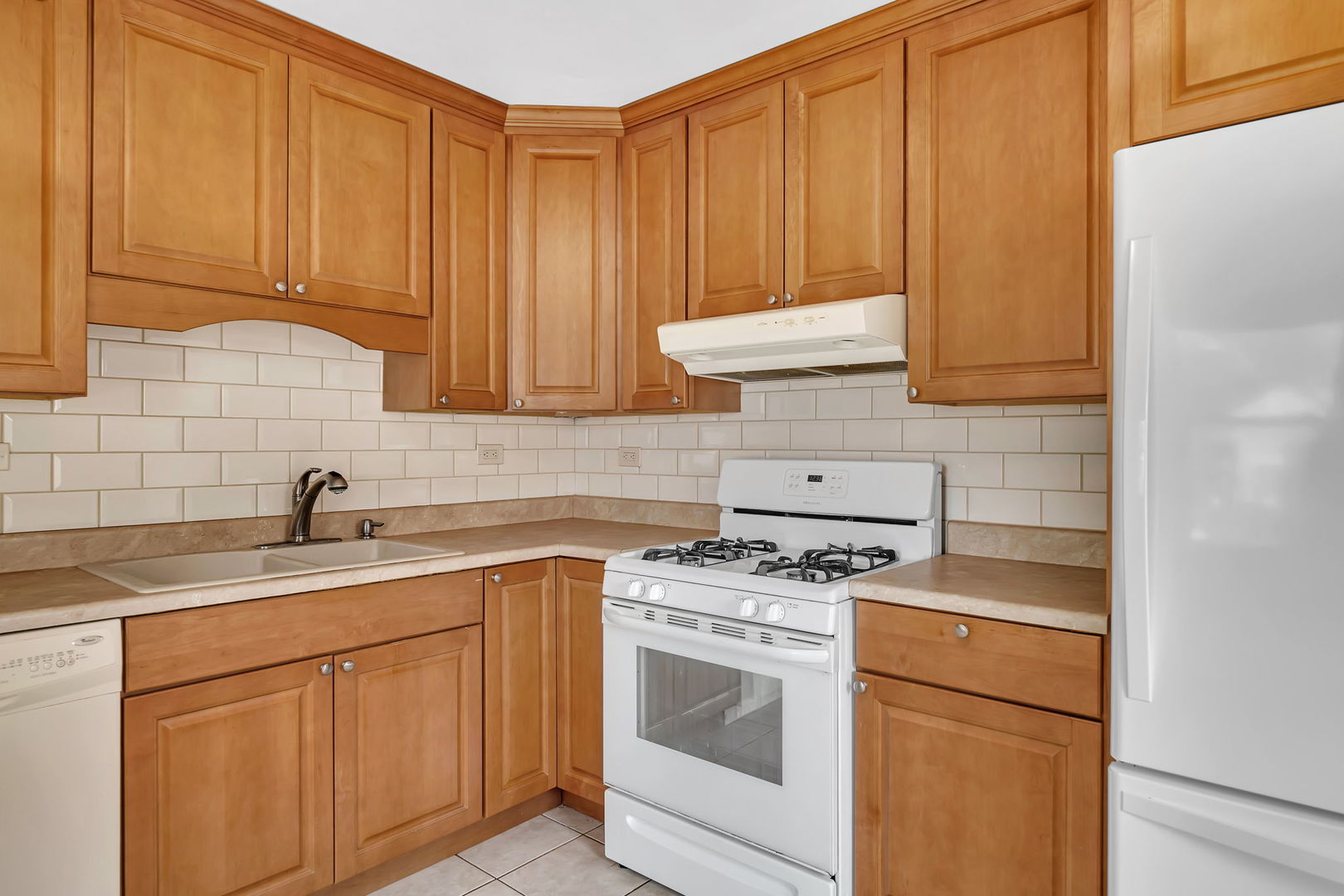 402 Kenyon Avenue Romeoville, IL 60446 - Photo 11 of 26 Gallery Image 11