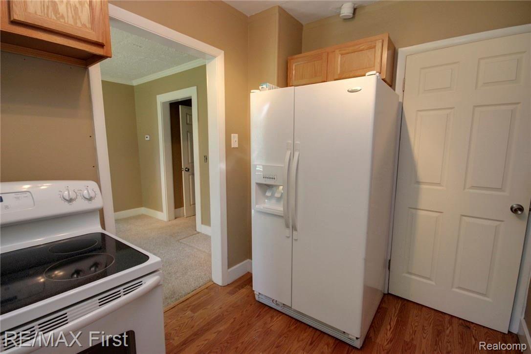 174 West Rundell Street Pontiac, MI 48342 - Photo 15 of 28 Kitchen View 3