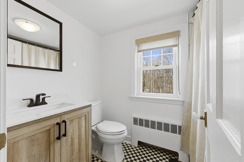 25 Wakefield Street Reading, MA 01867 - Photo 26 of 40