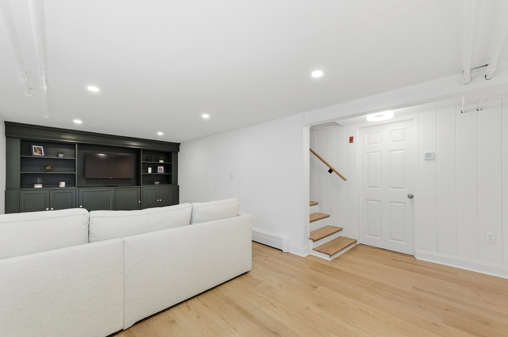 25 Wakefield Street Reading, MA 01867 - Photo 29 of 40