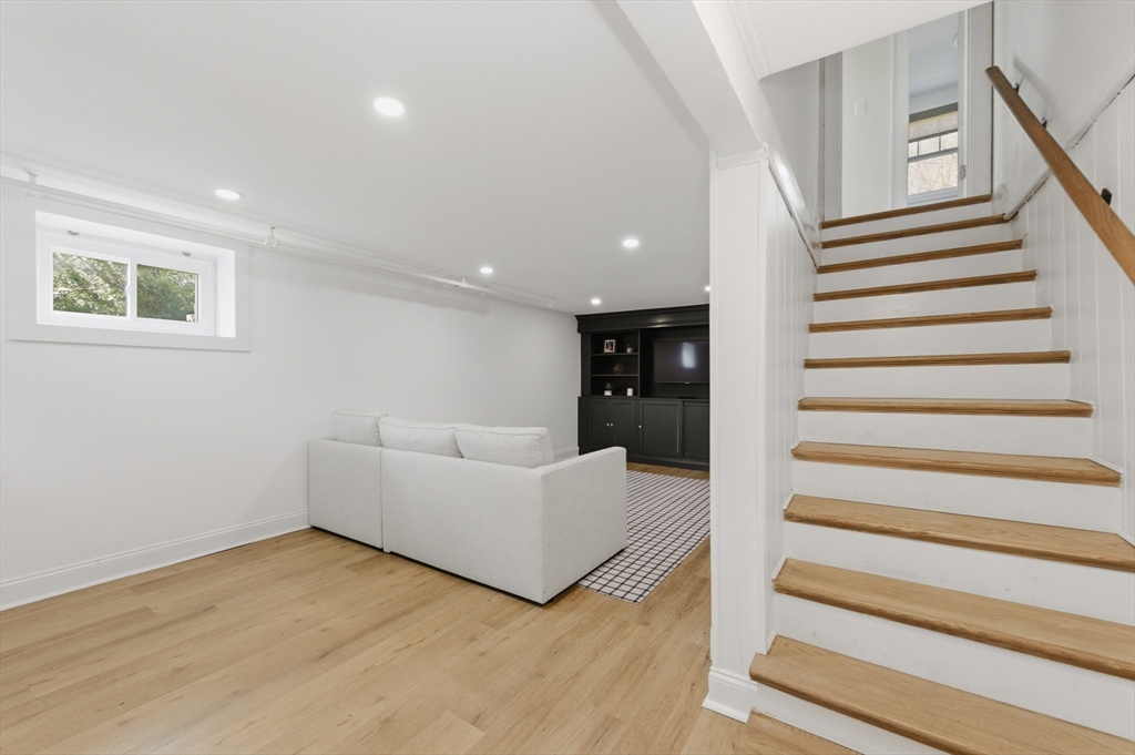 25 Wakefield Street Reading, MA 01867 - Photo 30 of 40