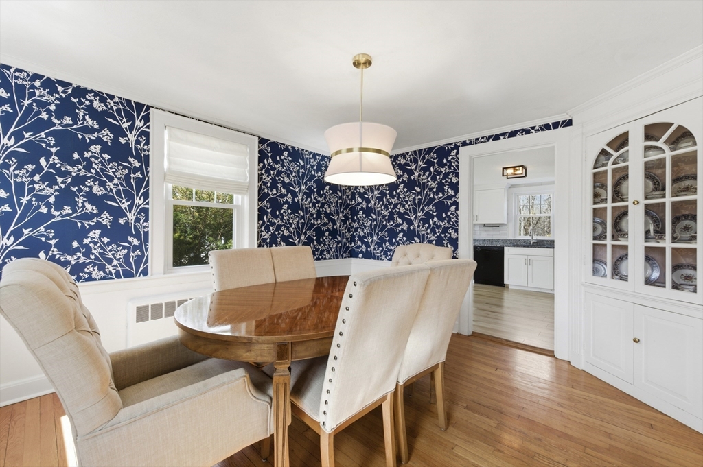 25 Wakefield Street Reading, MA 01867 - Photo 8 of 40