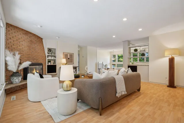 $749,900 | 1013 Kenwood Parkway, Minneapolis, MN 55403