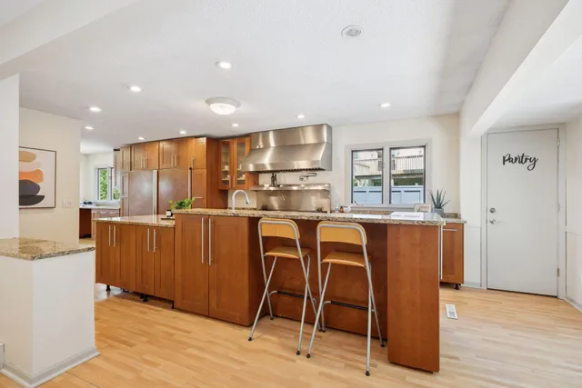 $749,900 | 1013 Kenwood Parkway, Minneapolis, MN 55403