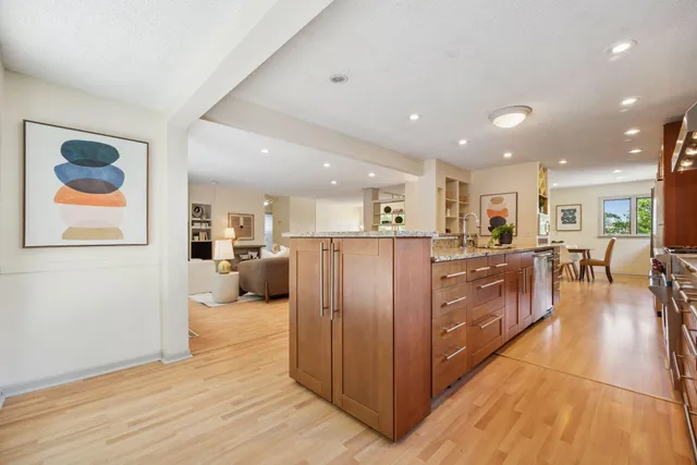 $749,900 | 1013 Kenwood Parkway, Minneapolis, MN 55403