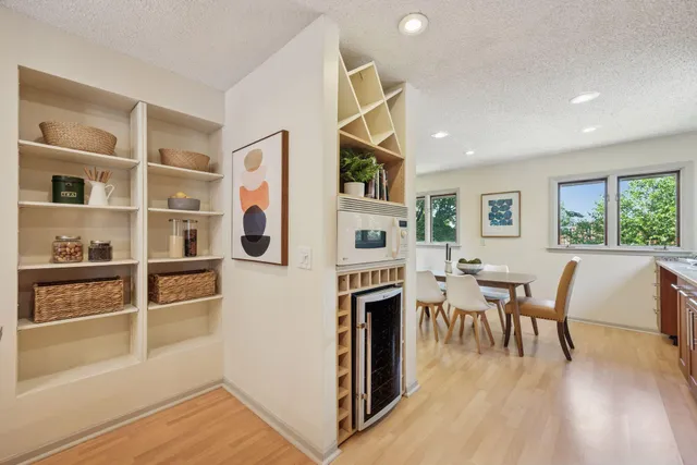 $749,900 | 1013 Kenwood Parkway, Minneapolis, MN 55403