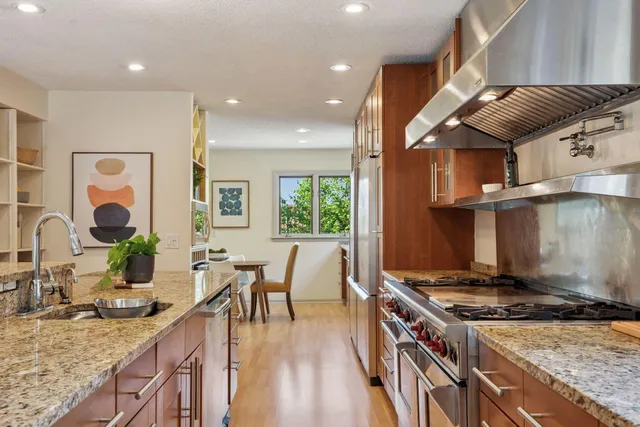 $749,900 | 1013 Kenwood Parkway, Minneapolis, MN 55403