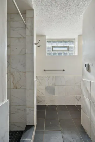 $749,900 | 1013 Kenwood Parkway, Minneapolis, MN 55403