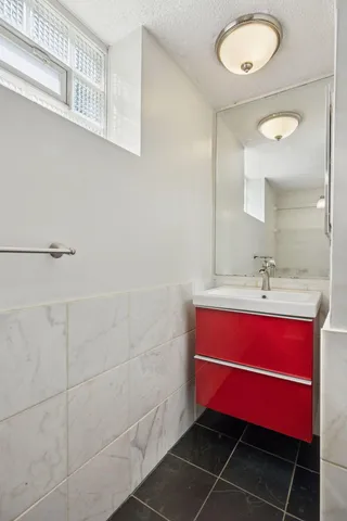 $749,900 | 1013 Kenwood Parkway, Minneapolis, MN 55403