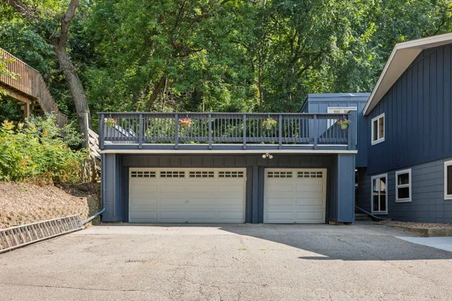 $749,900 | 1013 Kenwood Parkway, Minneapolis, MN 55403