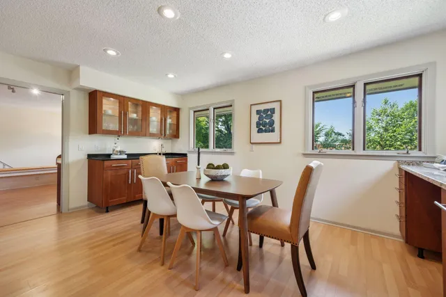 $749,900 | 1013 Kenwood Parkway, Minneapolis, MN 55403