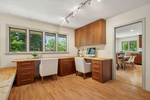 $749,900 | 1013 Kenwood Parkway, Minneapolis, MN 55403