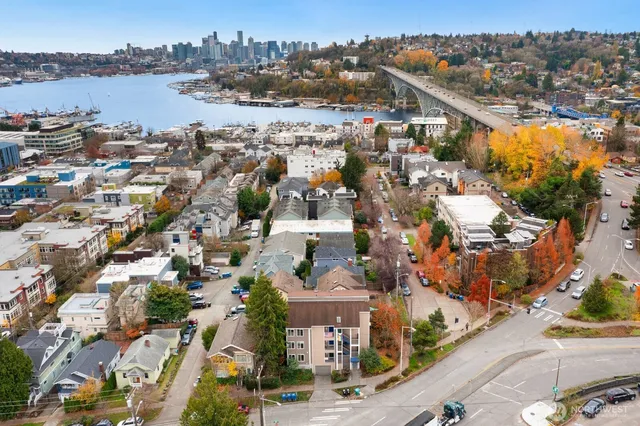 $2,399,000 | 3660 Whitman Avenue North, Seattle, WA 98103