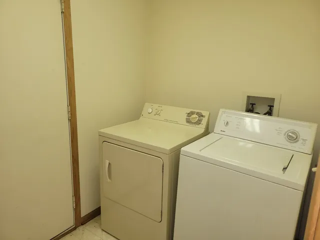 $299,999 | 17237 Arrowhead Drive, Lockport, IL 60441