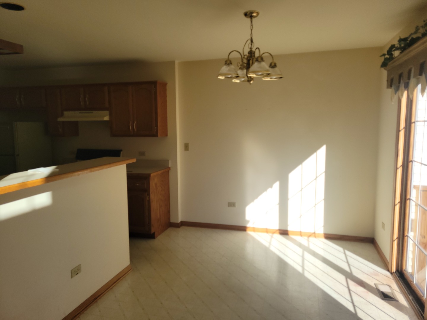 17237 Arrowhead Drive Lockport, IL 60441 - Photo 6 of 22