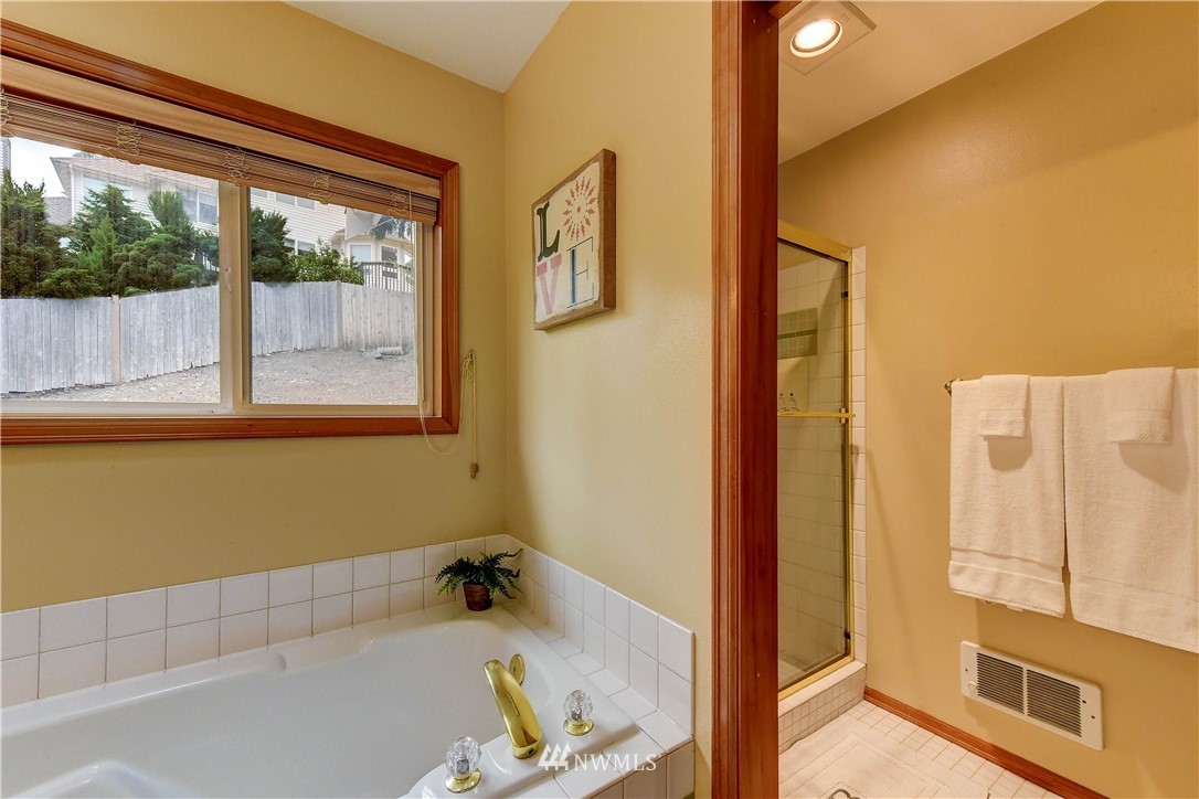 11025 Northeast 197th Street Bothell, WA 98011 - Photo 18 of 27 Gallery Image 18