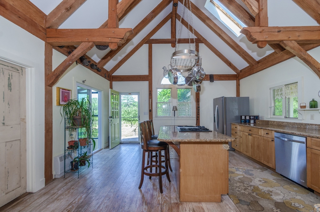 442 Horseneck Road Westport, MA 02790 - Photo 6 of 38