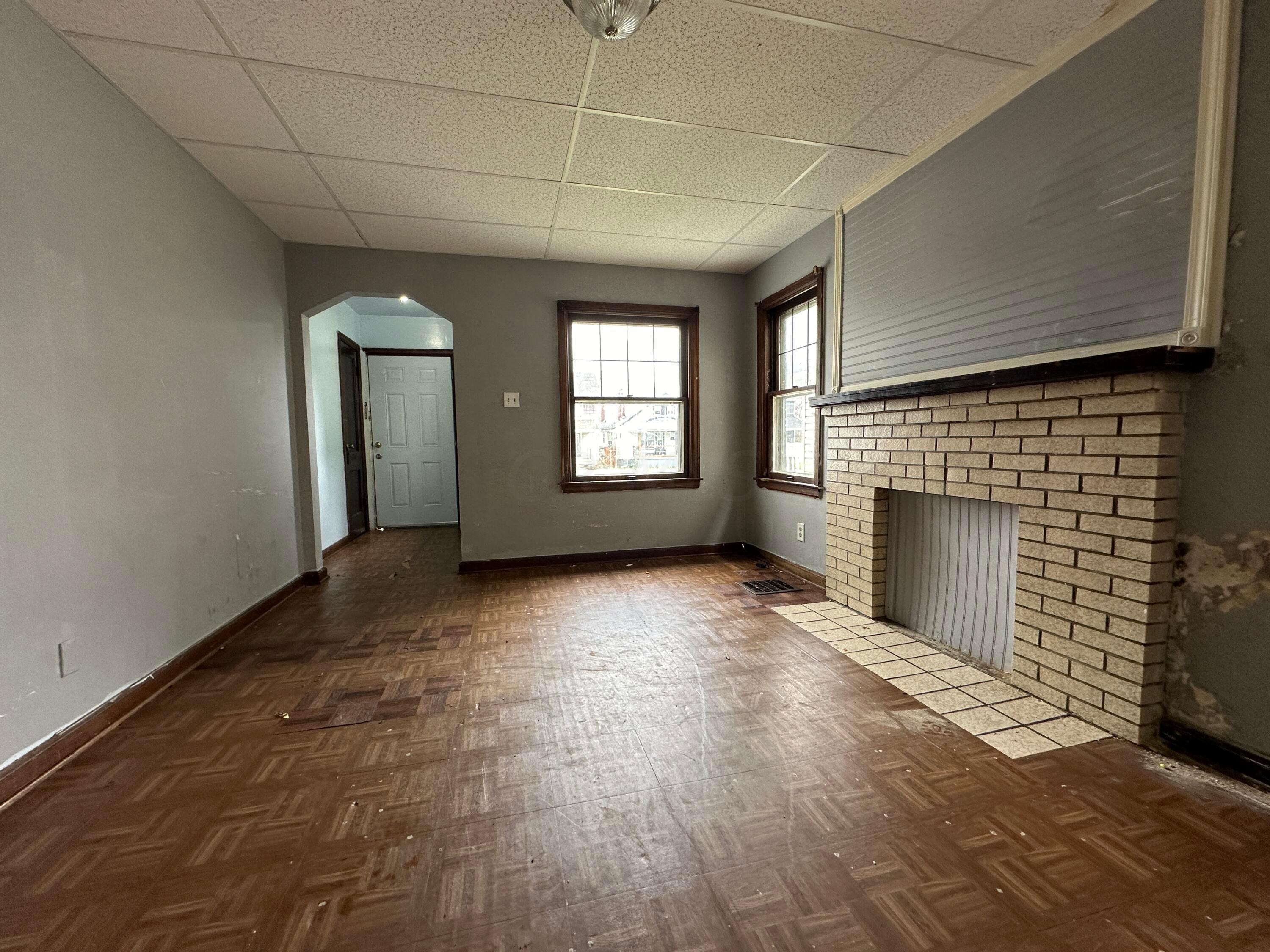 1317 Lockbourne Road Columbus, OH 43206 - Photo 9 of 42 IMG_2394