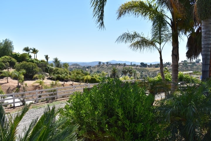 10212 Silva Road El Cajon, CA 92021 - Photo 5 of 22 Gallery Image 5