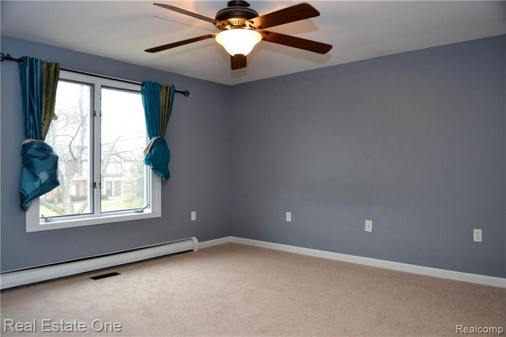 2242 London Bridge Drive Rochester Hills, MI 48307 - Photo 8 of 13