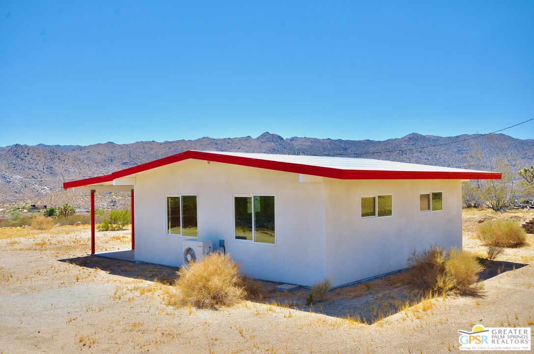 8490 Uphill Road Joshua Tree, CA 92252 - Photo 9 of 21 Gallery Image 9