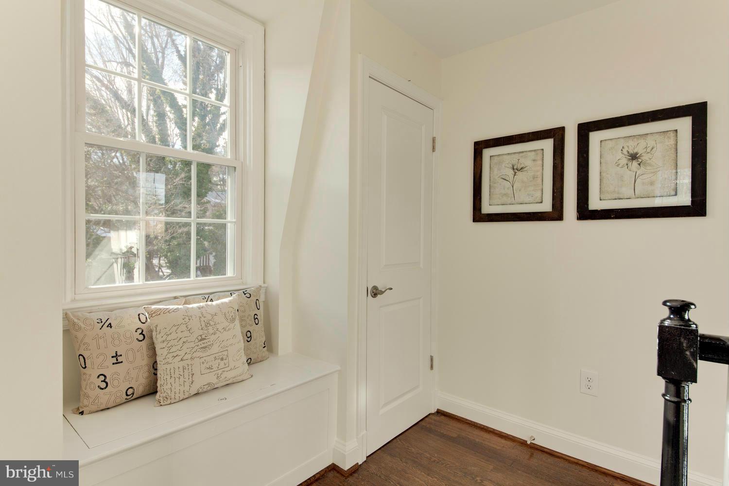 2 Noyes Court Silver Spring, MD 20910 - Photo 12 of 27 Interior (General)