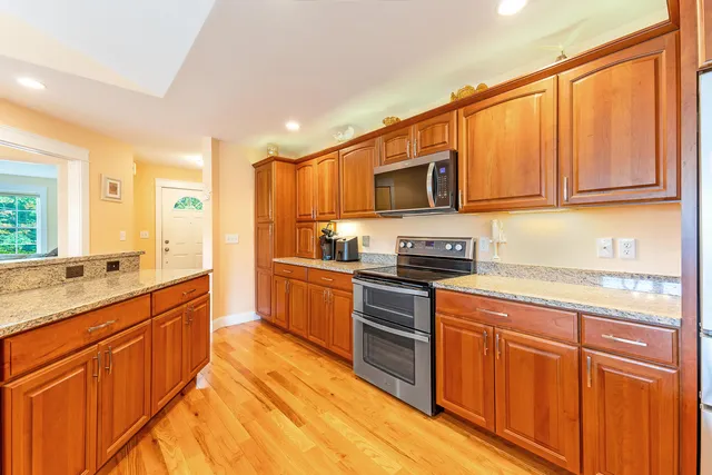 $524,000 | 6 Macintosh Lane, Lewiston, ME 04240