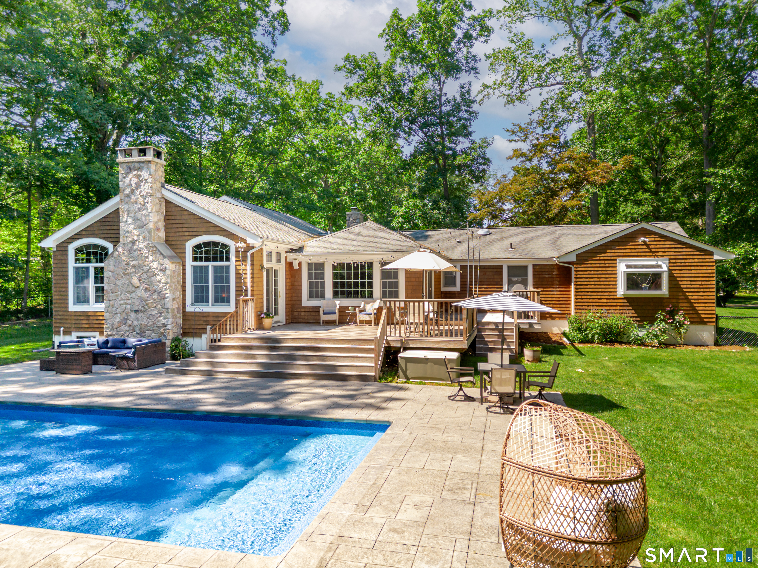 21 Geneva Road Norwalk, CT 06850 - Photo 29 of 36