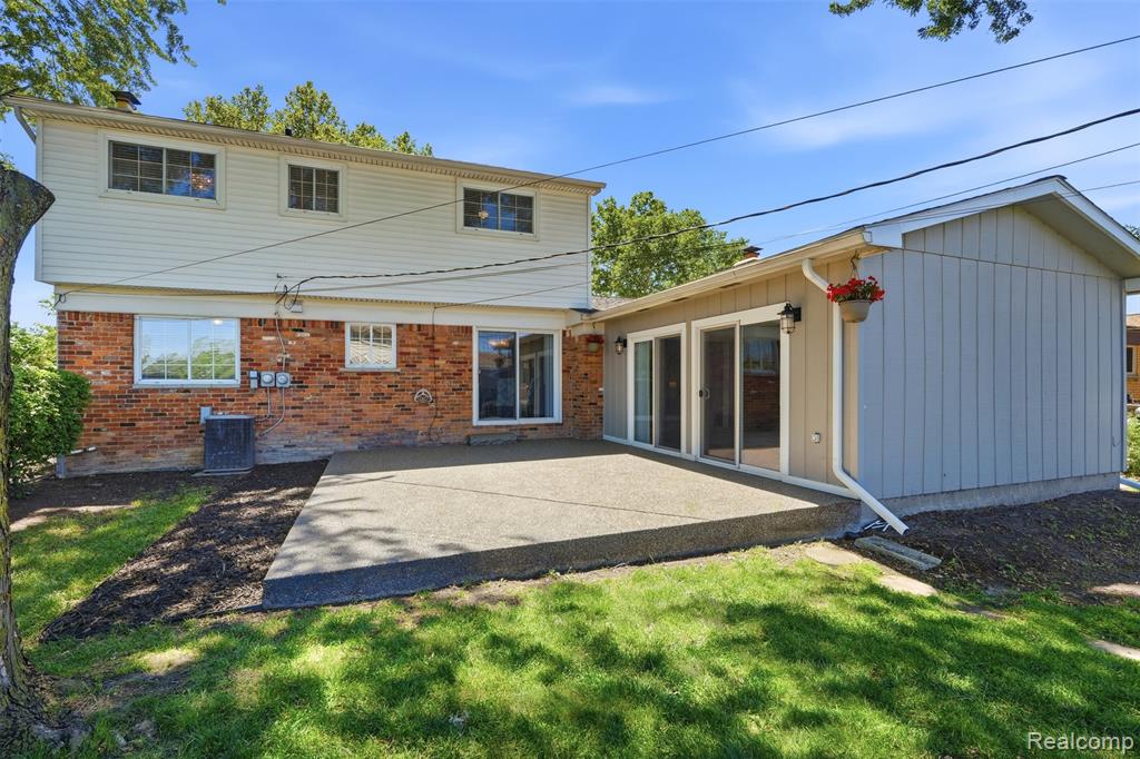 5159 Lewis Drive Sterling Heights, MI 48310 - Photo 9 of 46