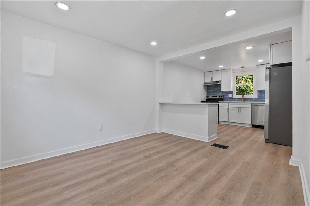 2843 McKelvey Road Pittsburgh, PA 15221 - Photo 6 of 24