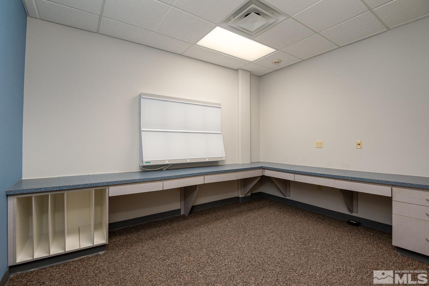 5 Pine Cone Road, Unit 105 Dayton, NV 89403 - Photo 7 of 12 a room with window