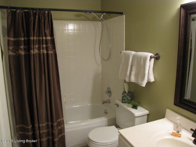 8315 Lacevine Road Louisville, KY 40220 - Photo 29 of 45 IMG_6812