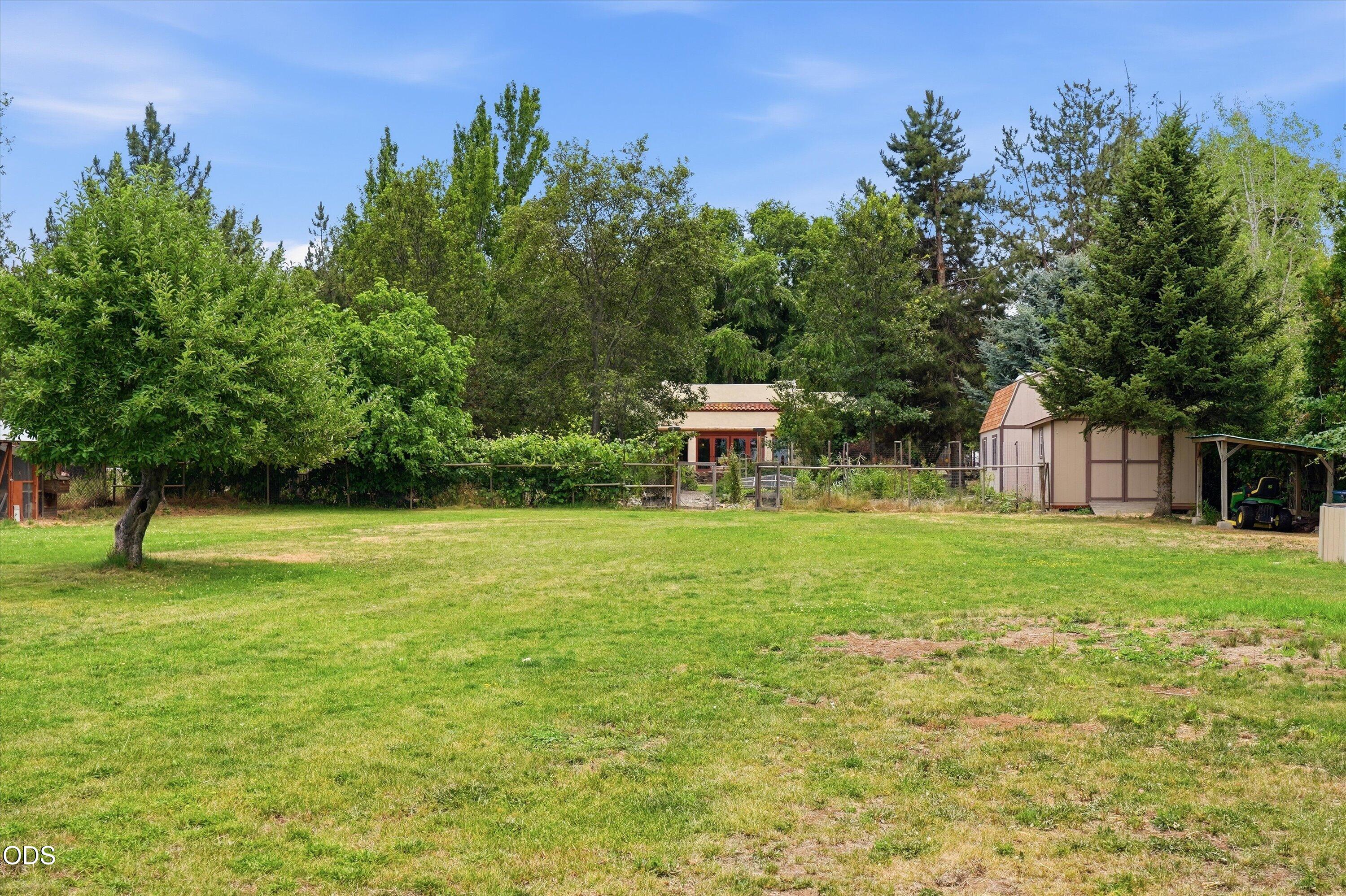 2298 Camp Baker Road Medford, OR 97501 - Photo 46 of 58