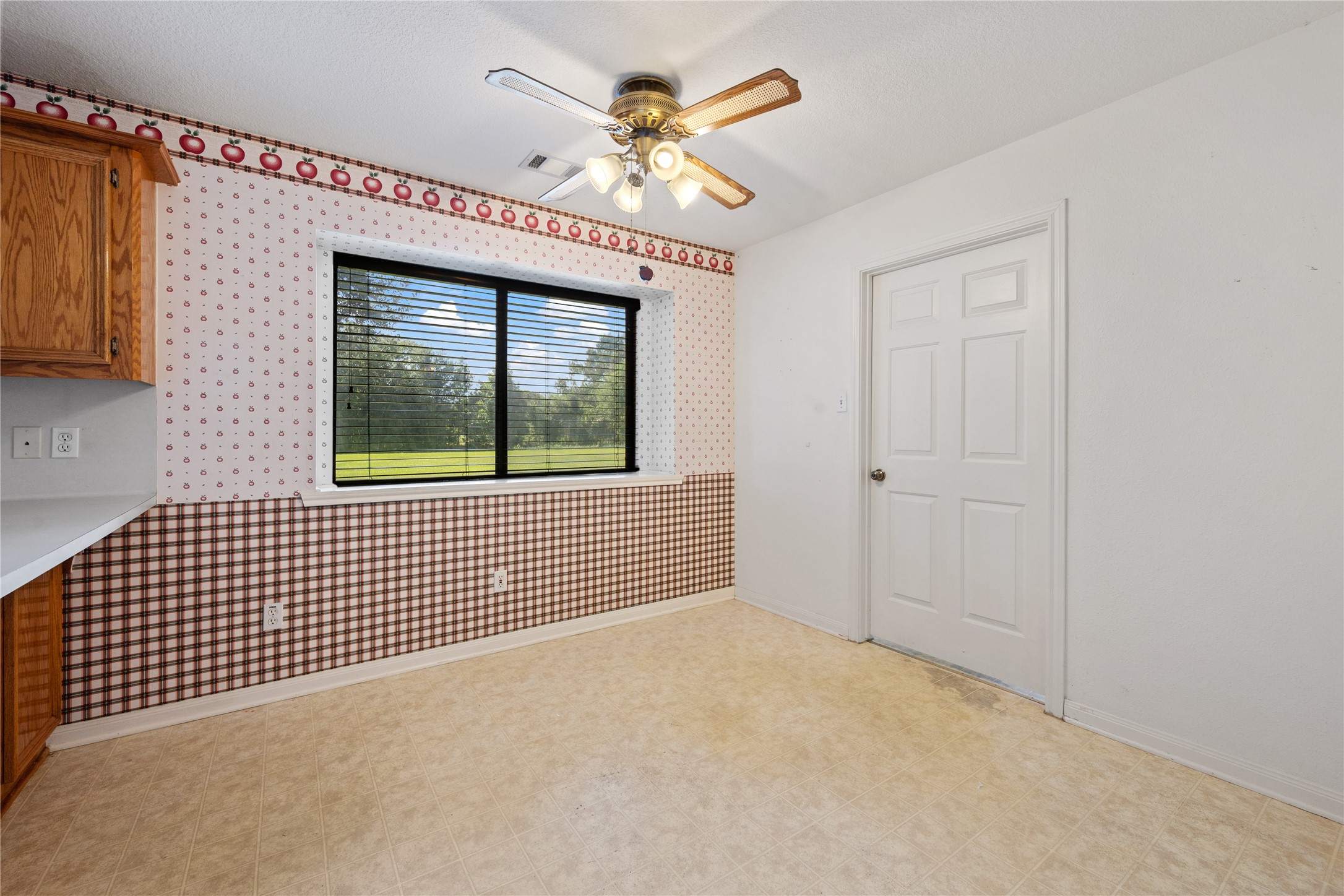 330 Brown Road Dayton, TX 77535 - Photo 11 of 28 Gallery Image 11