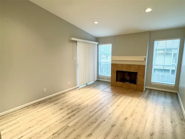 $105,000 | 700 Thicket Lane, Unit 406, Houston, TX 77079