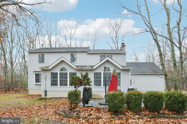 a view of a tennis court