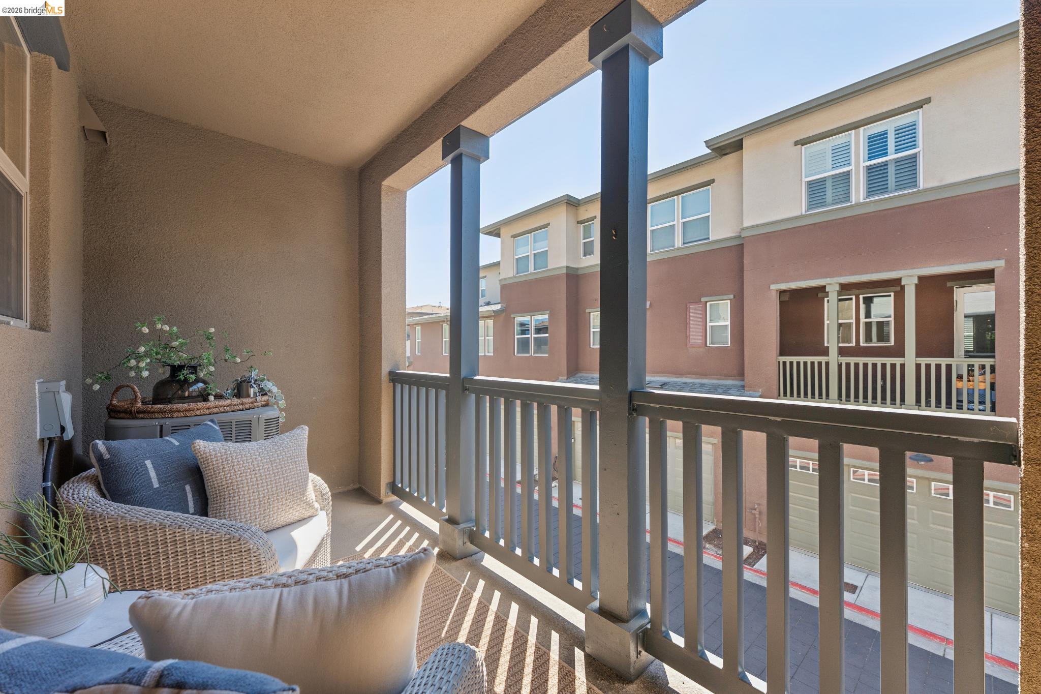 489 Diller Street Alameda, CA 94501 - Photo 45 of 60 View of balcony