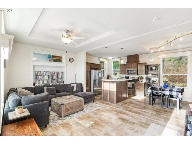 $99,999 | 1655 South Elm Street, Unit 14, Canby, OR 97013