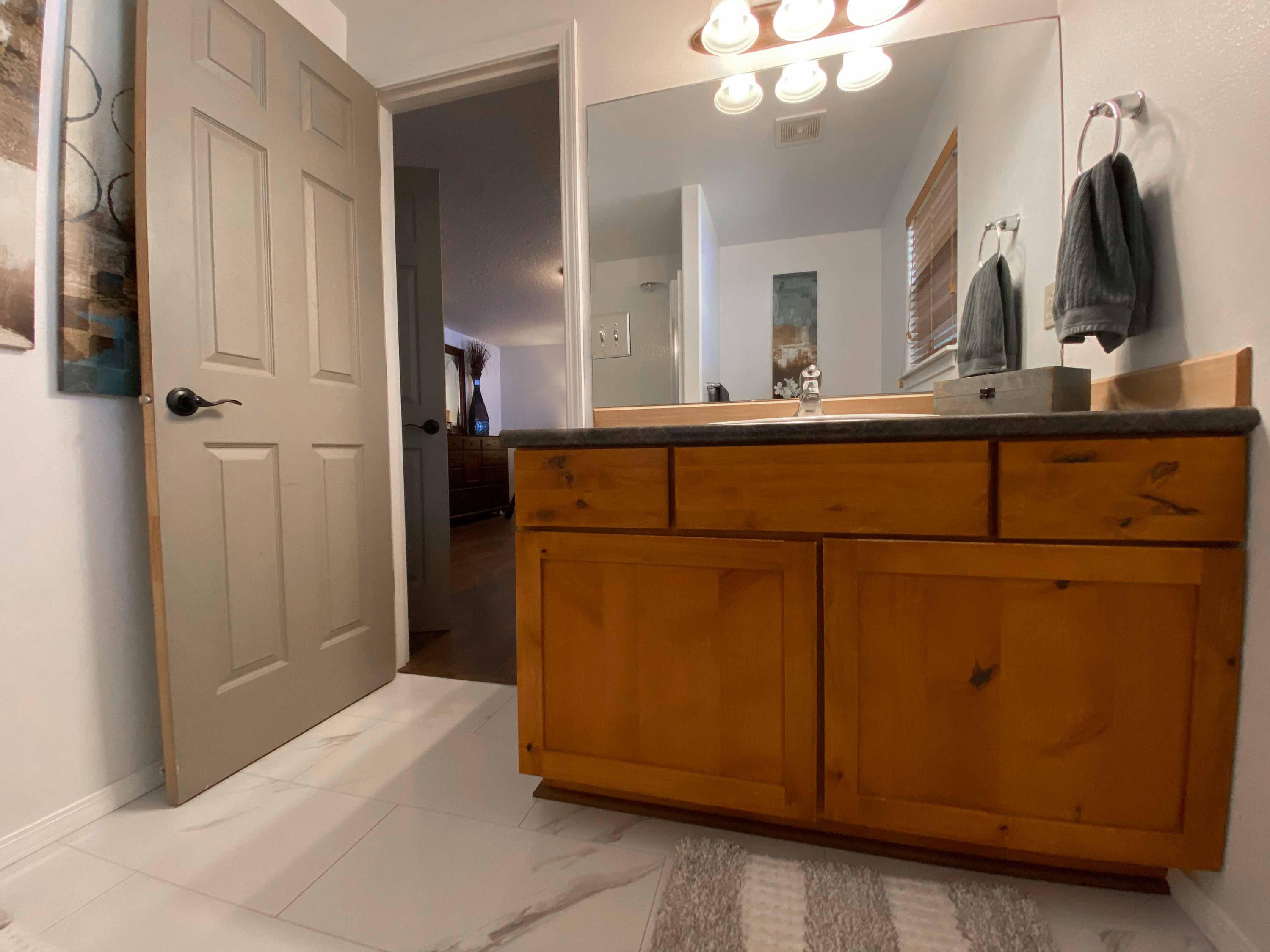 15900 Old Mill Road La Pine, OR 97739 - Photo 14 of 18 Primary bath vanity